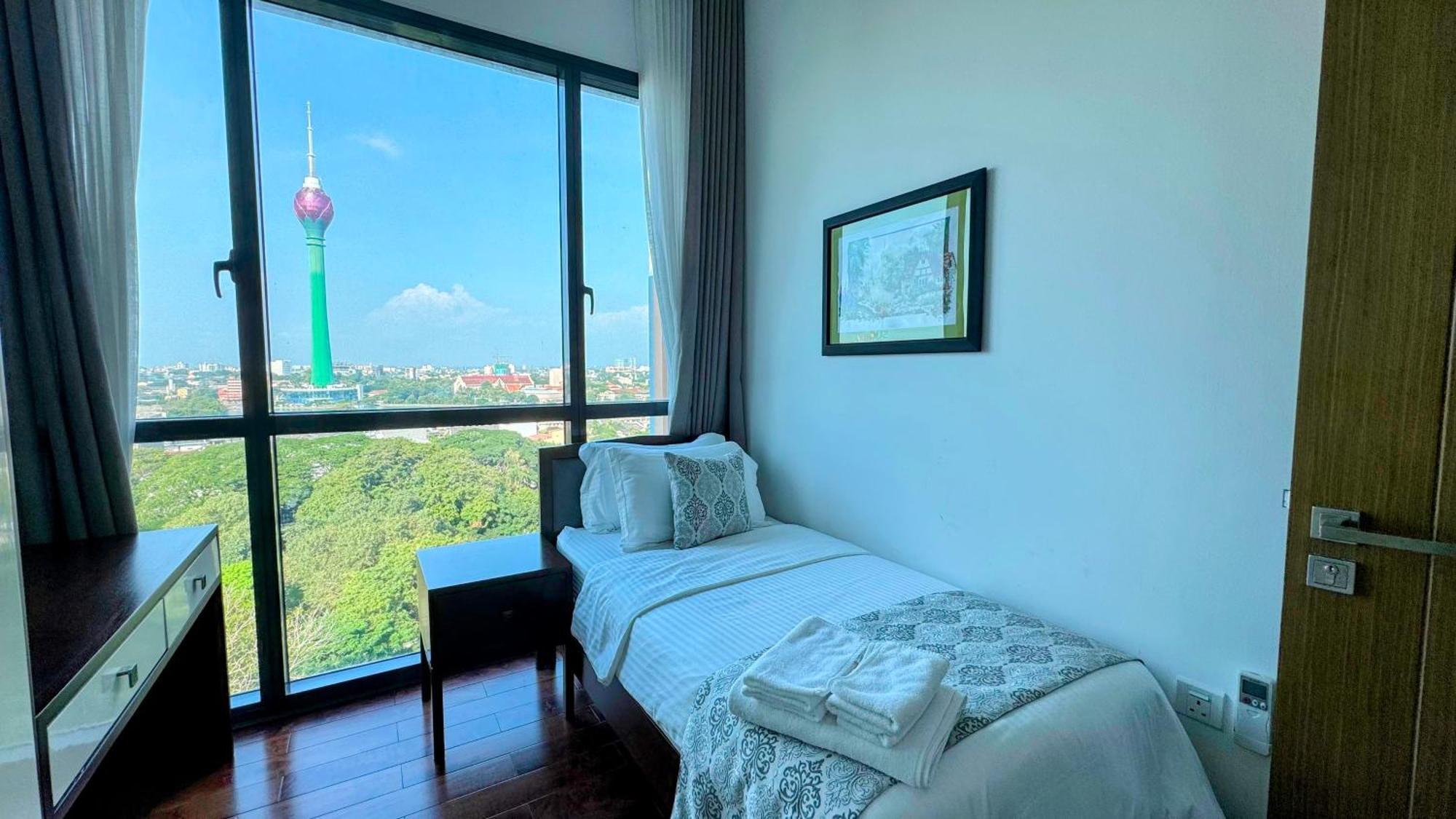 Cosy Home In Heart Of Colombo At Capitol Twinpeaks. Bagian luar foto